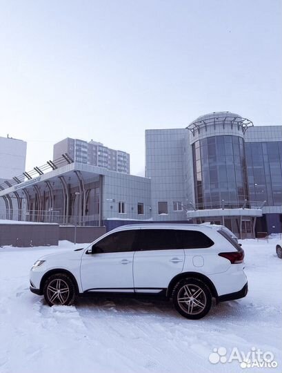 Mitsubishi Outlander 2.4 CVT, 2018, 170 000 км