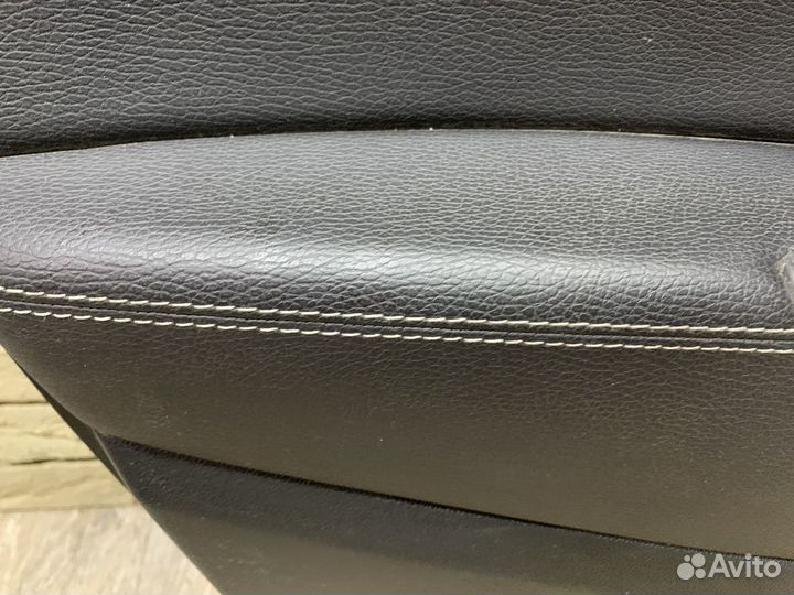 Opel Astra J Обшивка двери передней левой и правой