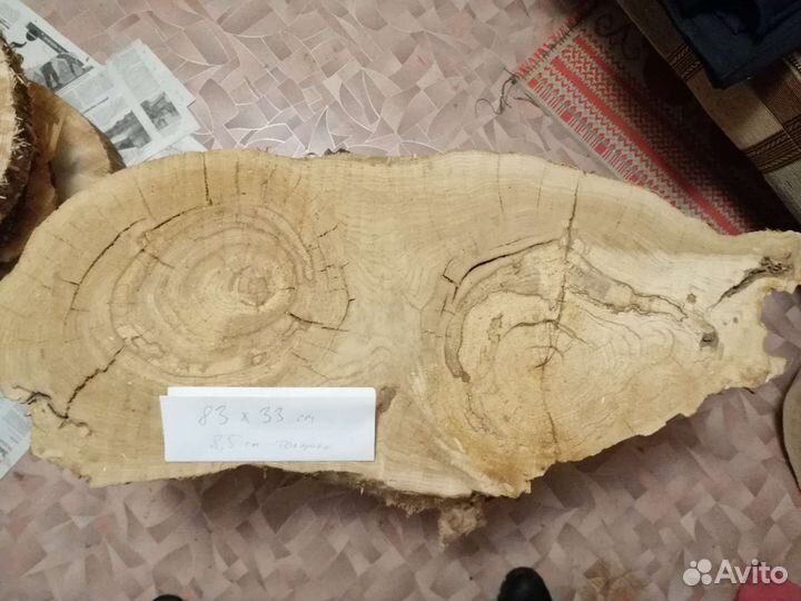 Спилы дуба, березы для столов