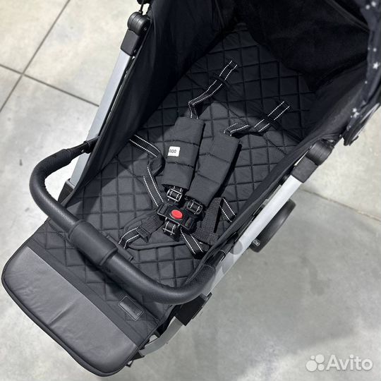 Прогулочная коляска Легкая