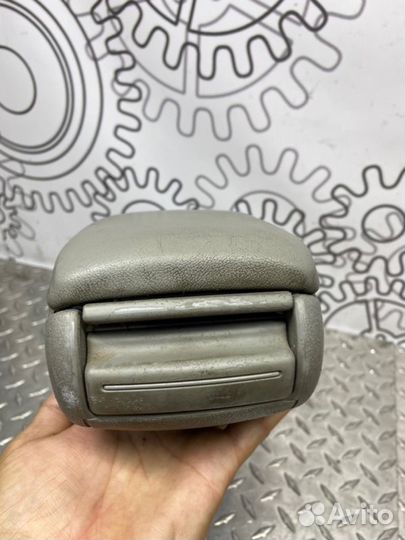 Подлокотник Audi A6 C5 2.5 2003