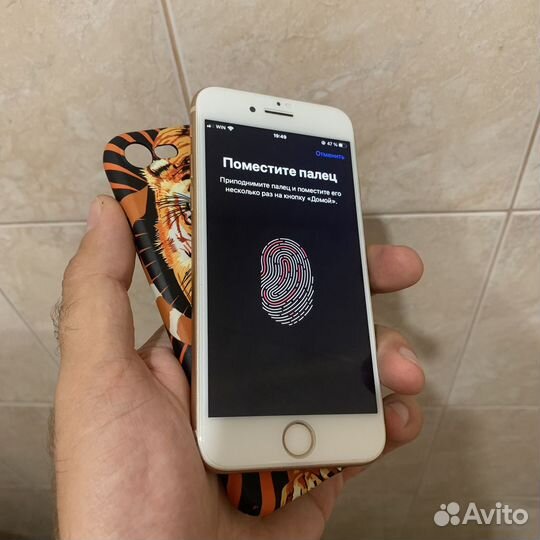 iPhone 8, 64 ГБ