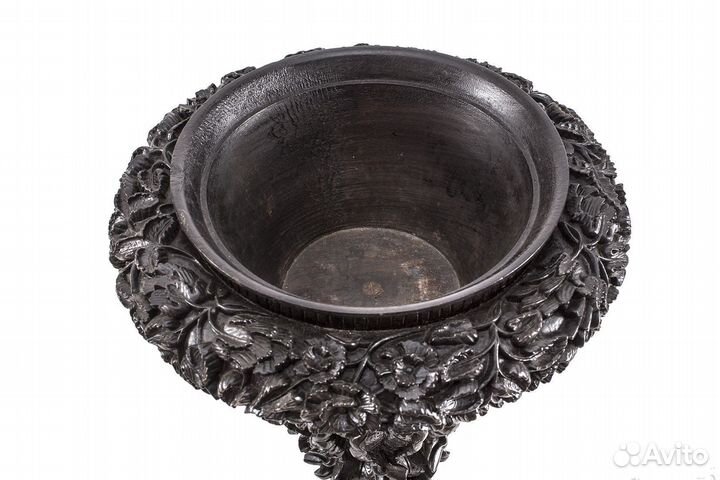 Оригинальная подставка-кашпо на ножке