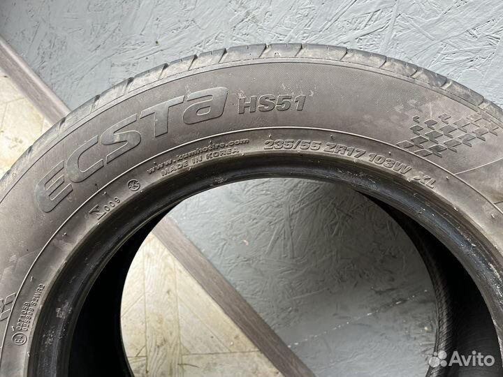 Kumho Ecsta HS51 235/55 R17