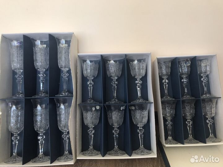 Набор хрустальных бокалов