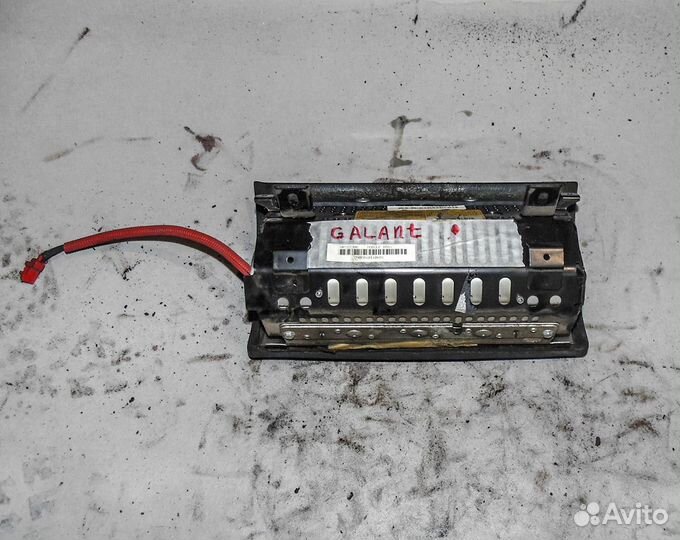 Airbag в торпедо Mitsubishi Galant 7