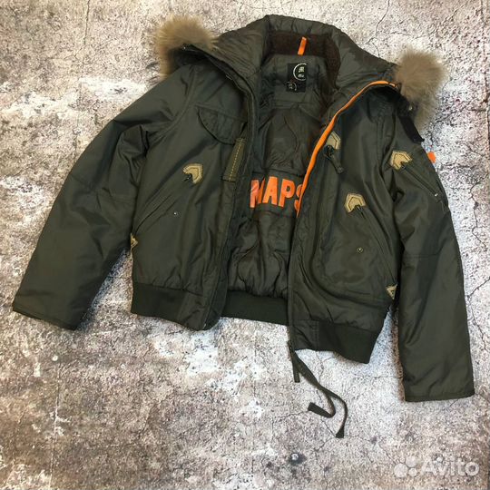 Зимняя куртка бомбер с мехом parajumpers type
