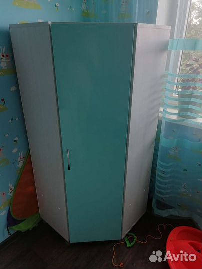 Детский угловой шкаф