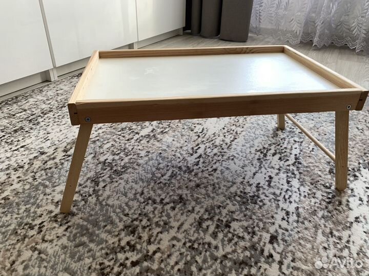 Сервировочный столик