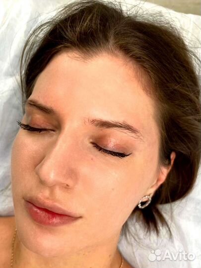 Микроблейдинг бровей