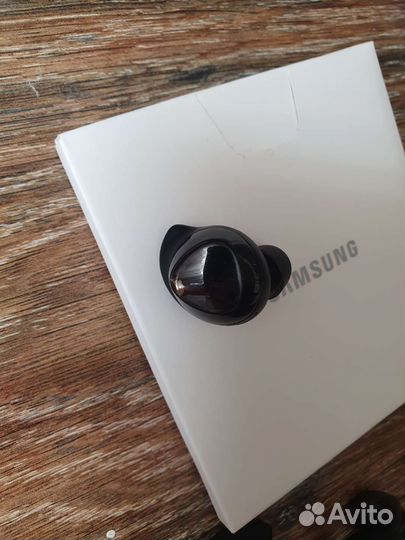Наушник samsung galaxy buds+
