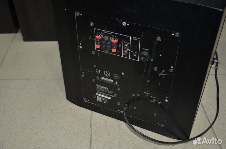 Сабвуфер активный Yamaha YST-SW216