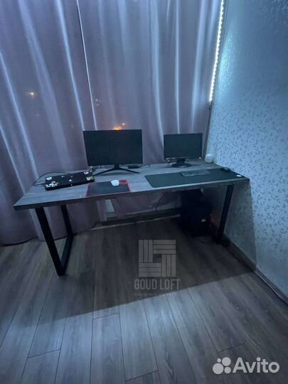 Компьютерный стол в стиле лофт