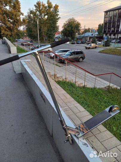 Трюковой самокат Кастом на трианоне