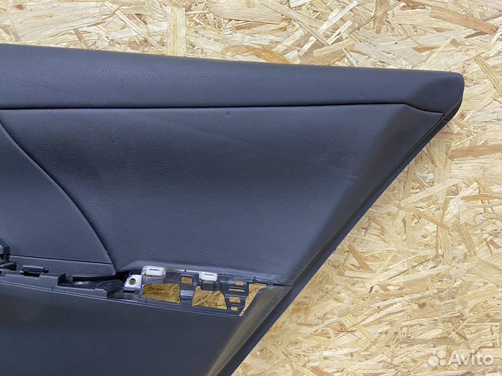 Обшивка двери задняя правая (кожа) Toyota Camry 55