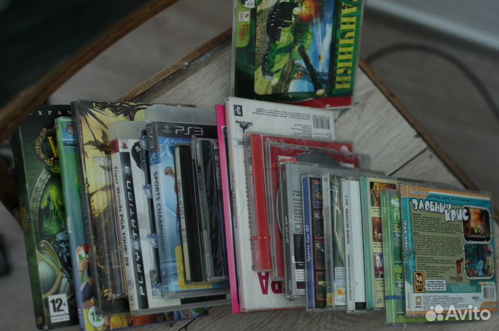 Куча пк игр. есть запечатанные и пару Sony