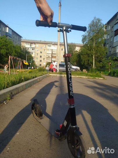 Самокат с большими колёсами складной