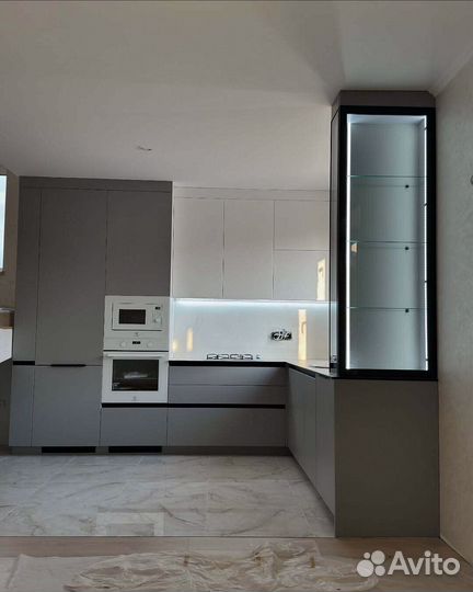 Угловой кухонный гарнитур