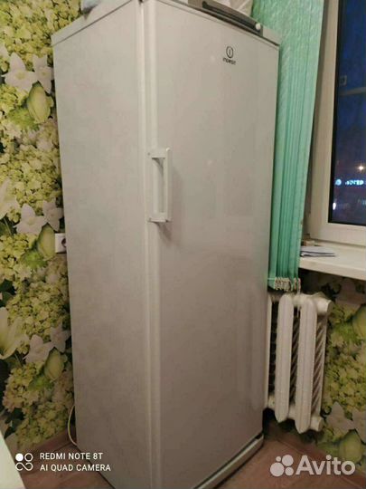 Огромная морозильная камера Индезит