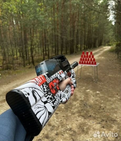 Большой автомат P90 на орбизах размер 1 к 1