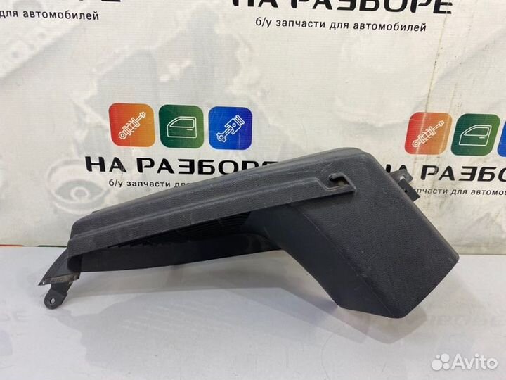 Накладка на стойку внутренняя задняя левая