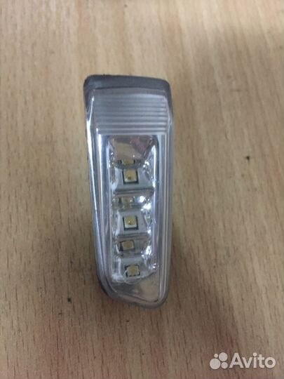 Повторитель поворота правый Audi A8 D3