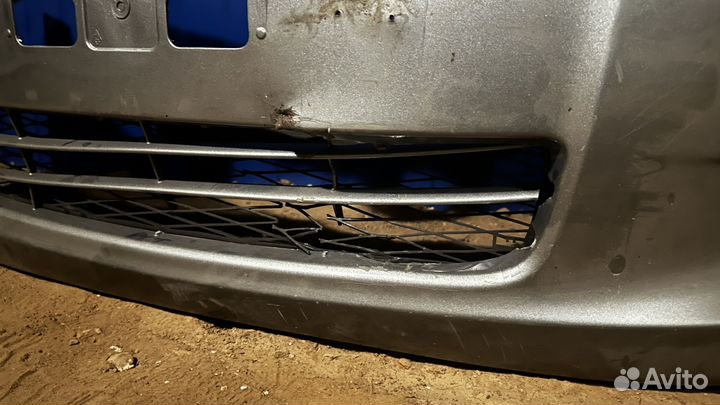 Передний бампер yaris под восстановление