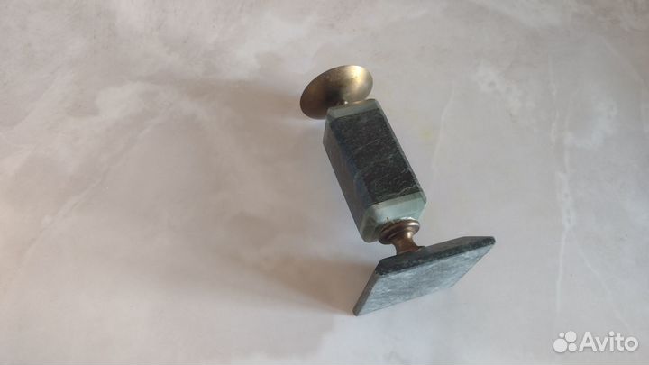 Подсвечник из камня