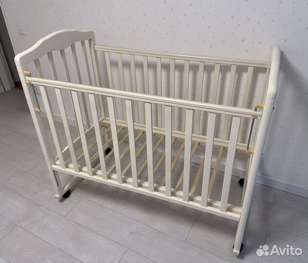 Детская кровать + матрас + белье