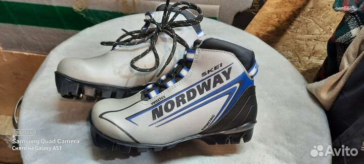 Лыжные ботинки