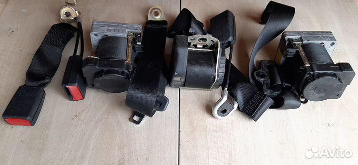 Ремень безопасности задний Mercedes S-Class W220