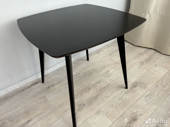 Стол кухонный