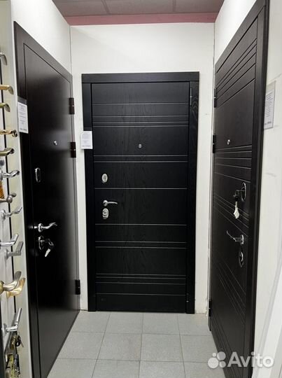 Входные металлические двери новые