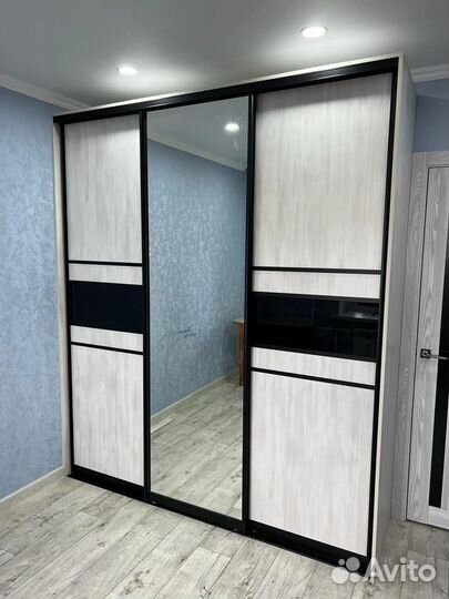 Современный шкаф купе