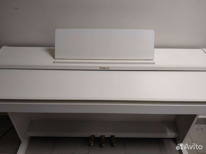 Цифровое пианино Roland