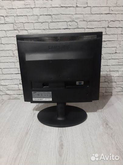 Монитор Samsung SyncMaster E1720