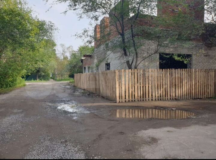 Нежилое здание, 700 м²