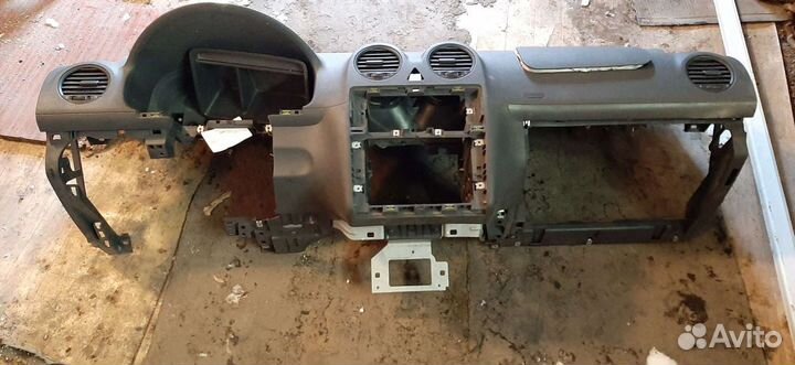 Приборная панель w