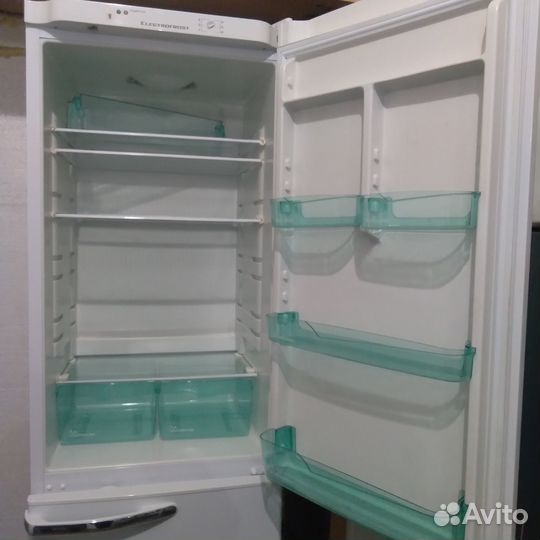 Холодильник Electrofrost 148