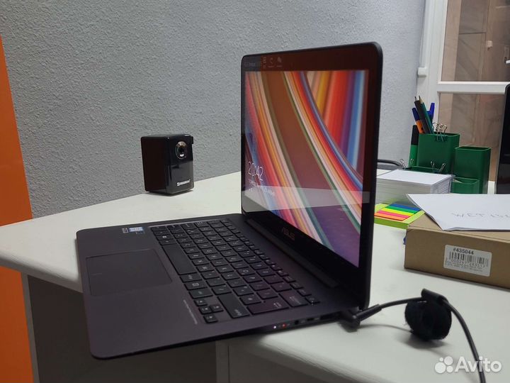 Asus ZenBook UX305C