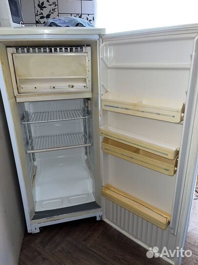 Холодильник 150 см