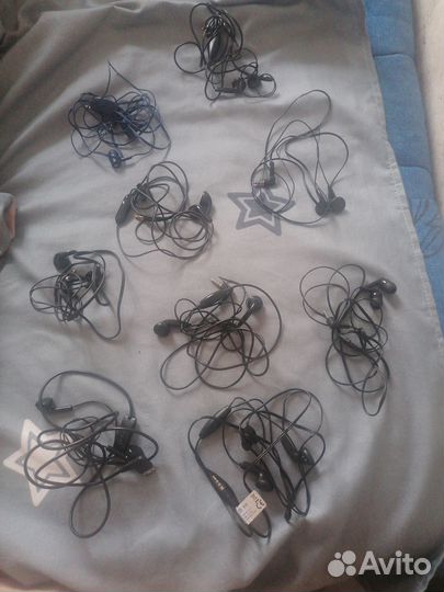 Проводные наушники