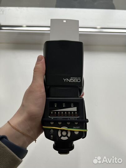 Вспышка yongnuo 560