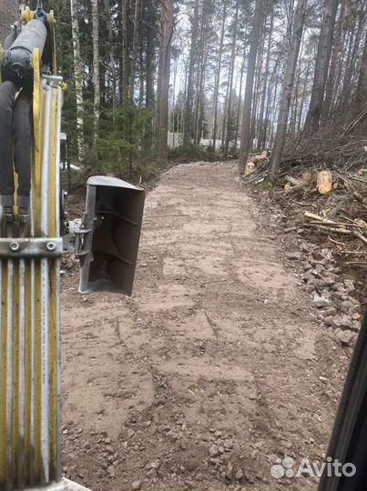 Экскаватор с гидробуром гидромолот