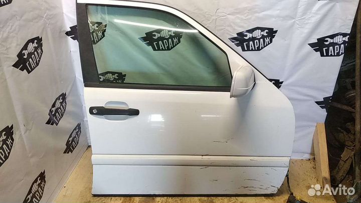 Дверь правая передняя Mercedes w202