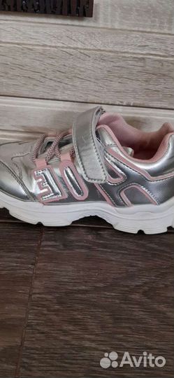 Кроссовки для девочки