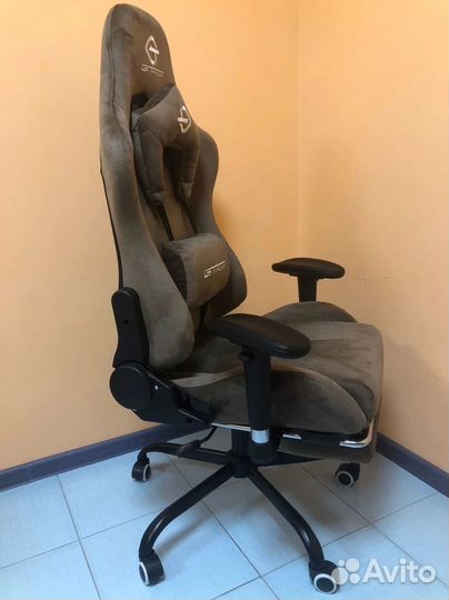 Офисное кресло (геймерское). Кресло для директора