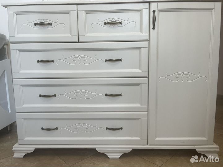 Комод из массива дерева бу