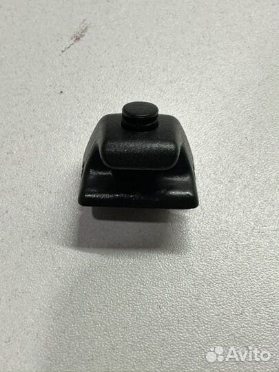 Крючок шторки Toyota Camry V50/V55 2011-2018