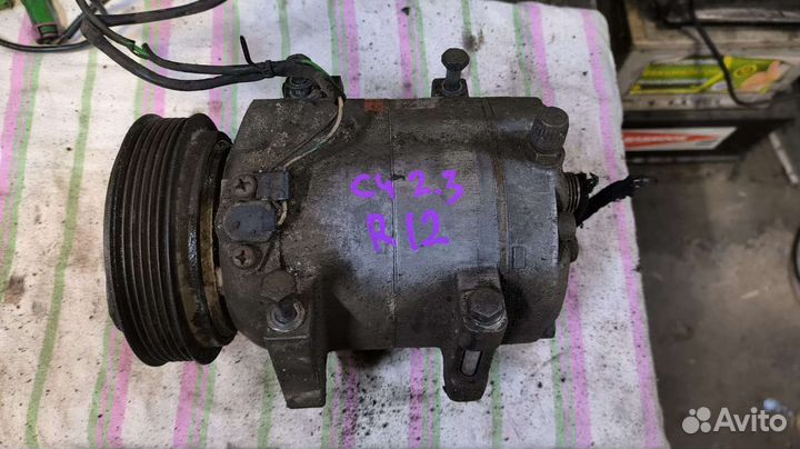 Компрессор кондиционера Audi 100c4 4A0260805C